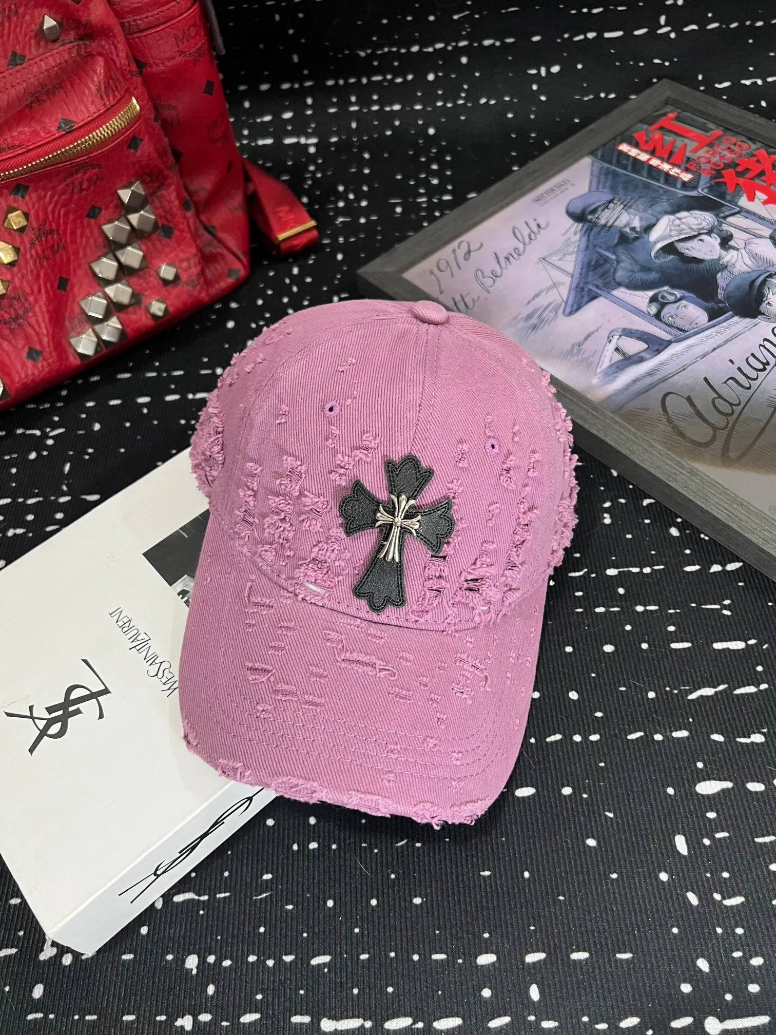❤Spring and summer new style Crow Heart Baseball Cap